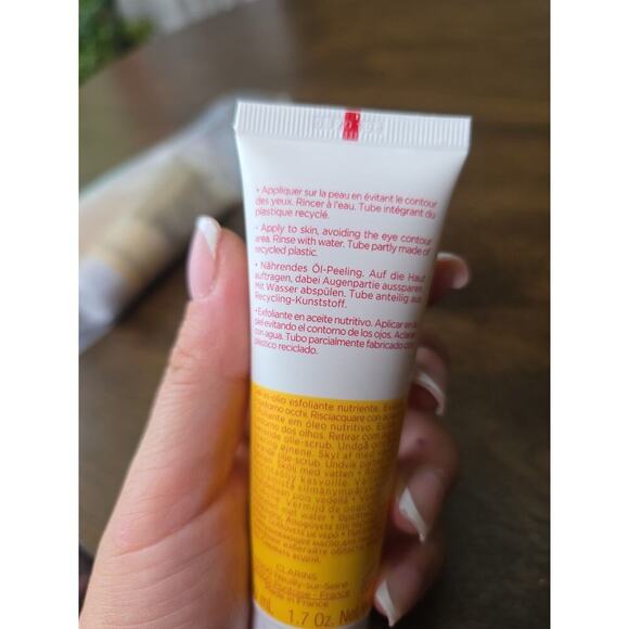 Comfort Scrub by Clarins for Women - 1.7 oz Scrub - Picture 15 of 16